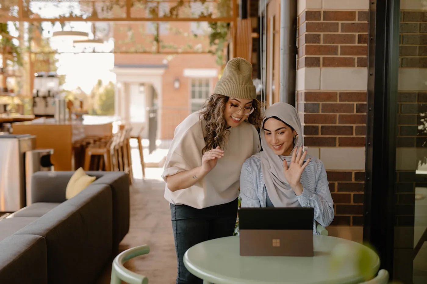 Ace Office Furniture: Adapting to Hybrid Work Environments with Innovative Design